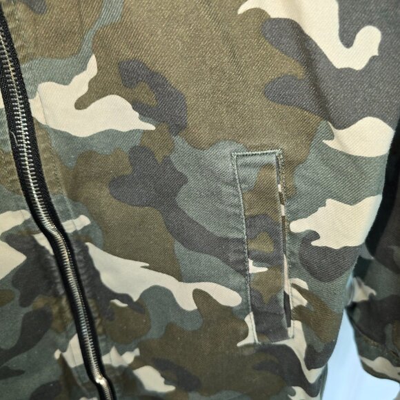 H&M Divided Camo Hoodie Sweatshirt Size 6 Draw String Green Black Zip Up - Picture 3 of 7